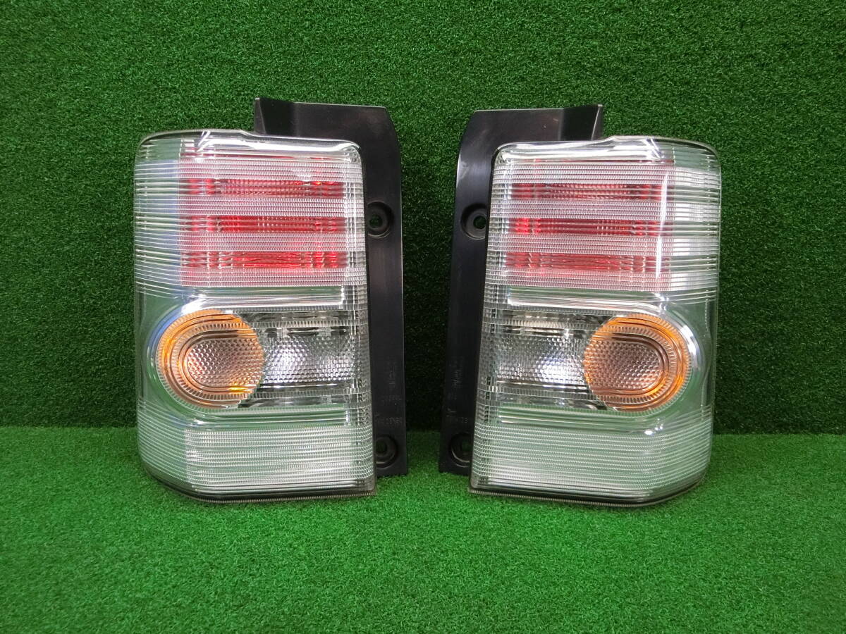 L575S　ダイハツ純正 後期テールライト ムーヴ L575S ダイハツ ムーブ コンテ カスタム X 平成26年 純正