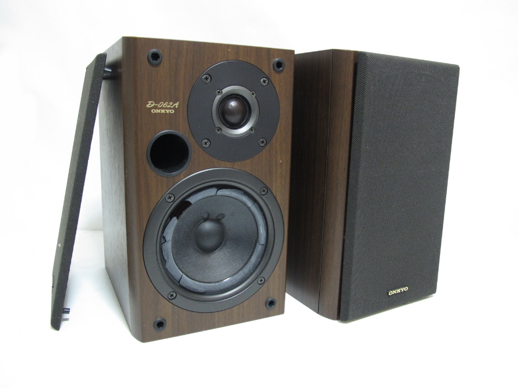 onkyo スピーカー　美品 Amazon.co.jp: ONKYO センタースピーカーシステム(1台) 黒モデル