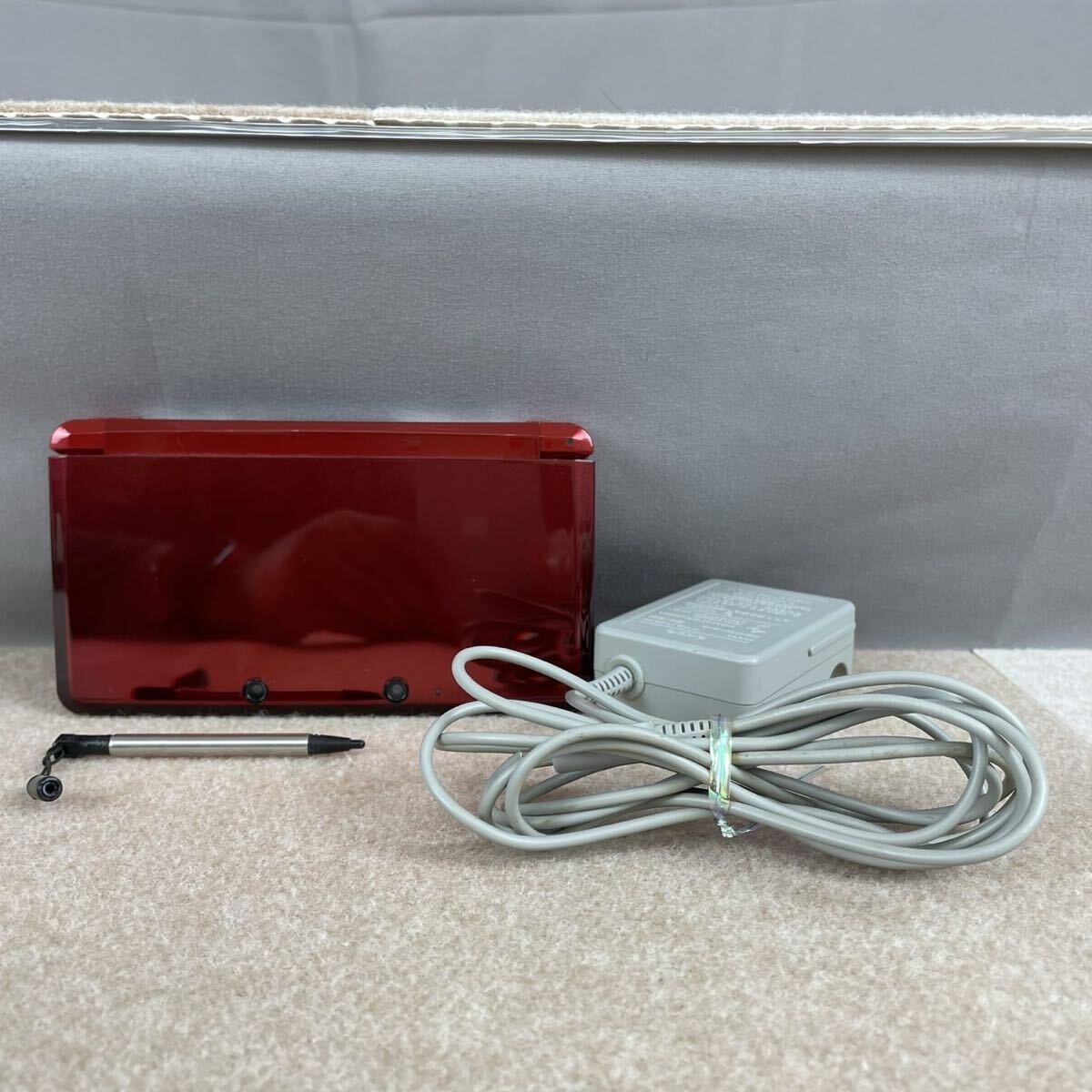 任天堂 ニンテンドー3DS メタリックレッド オークション比較