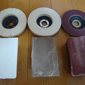 ★超高性能!!鏡面加工!変速工具2種&バフ3種付ハーフサイズ研磨剤 アルミ ステンレス チタン真鍮★