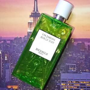《未使用》【HERMES 屋根の上の庭 ボディ シャワージェル】定価11000円 エルメス フランス製 洗浄 香り 体 ボディソープ 洋梨 林檎 メンズ