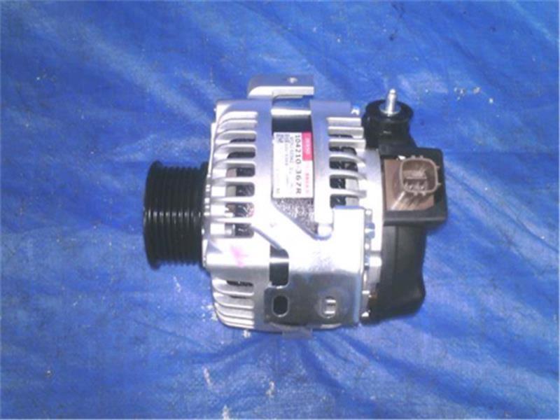 トヨタ 純正 ノア 《 AZR60G 》 オルタネーター P80100-22018475 トヨタ 純正 ノア 《 AZR60G 》 ラジエター 16400-37220 P91400-23005461