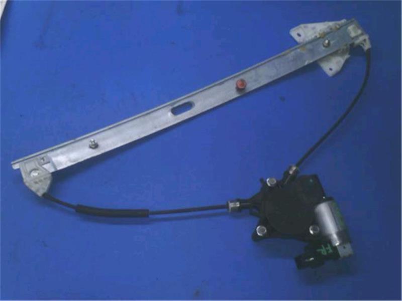 丁寧対応！ MPV DBA-LY3P 右フロントドアレギュレータ・モーター [ZNo:02000314] ＭＰＶ LY3P 右フロントドアレギュレータ・モーター 34F L206-58-590B