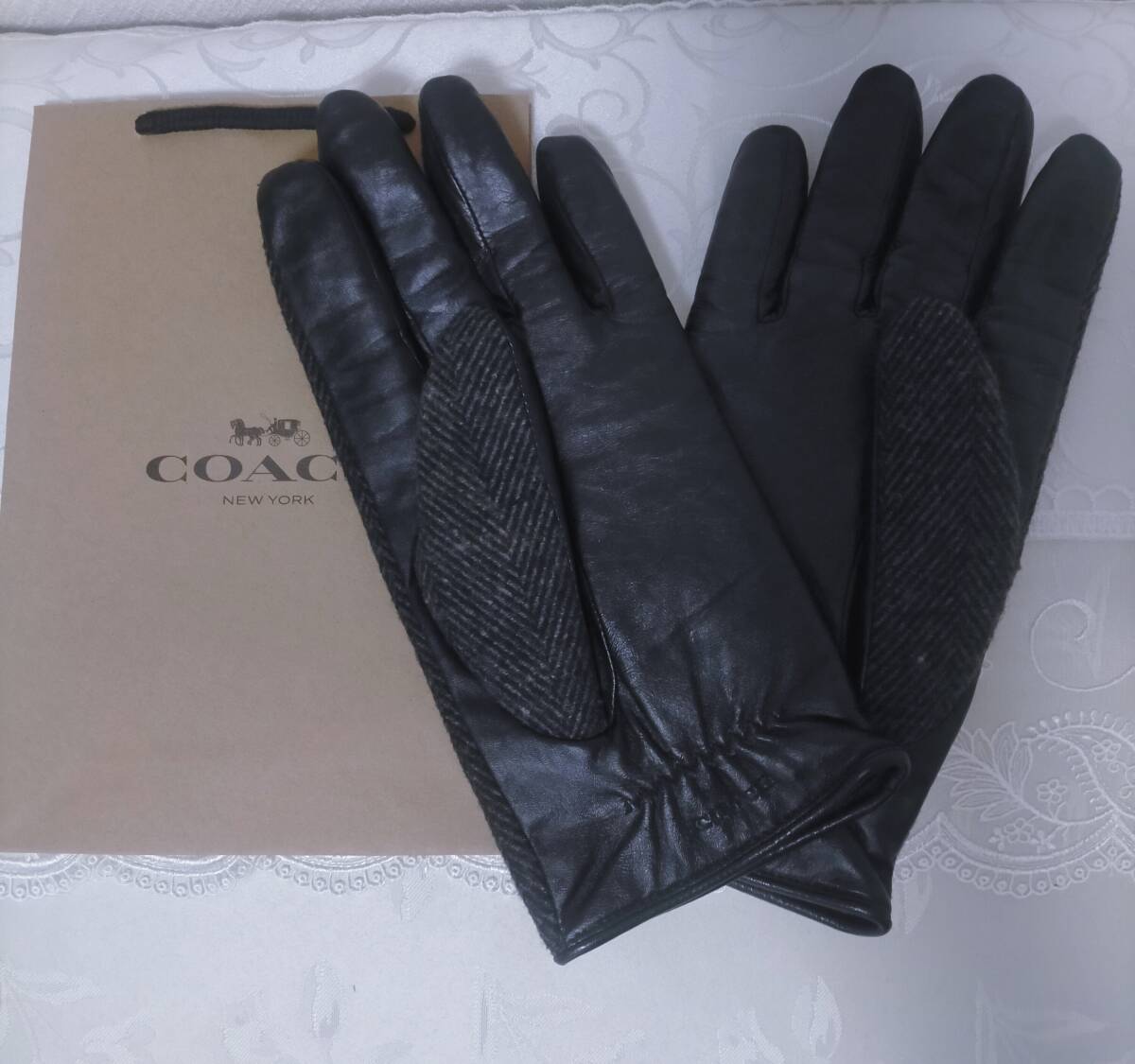 （未使用）COACH人気の黒レザー、ニットコラボ手袋Lサイズ男性 コーチ(COACH) メンズ手袋 | 通販・人気ランキング - 価格.com