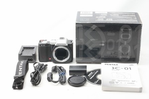 ◆ほぼ新品◆ペンタックス PENTAX K-01 ボディ ブラック/ブラック 僅か1092ショット 付属品完備 元箱◇M48705
