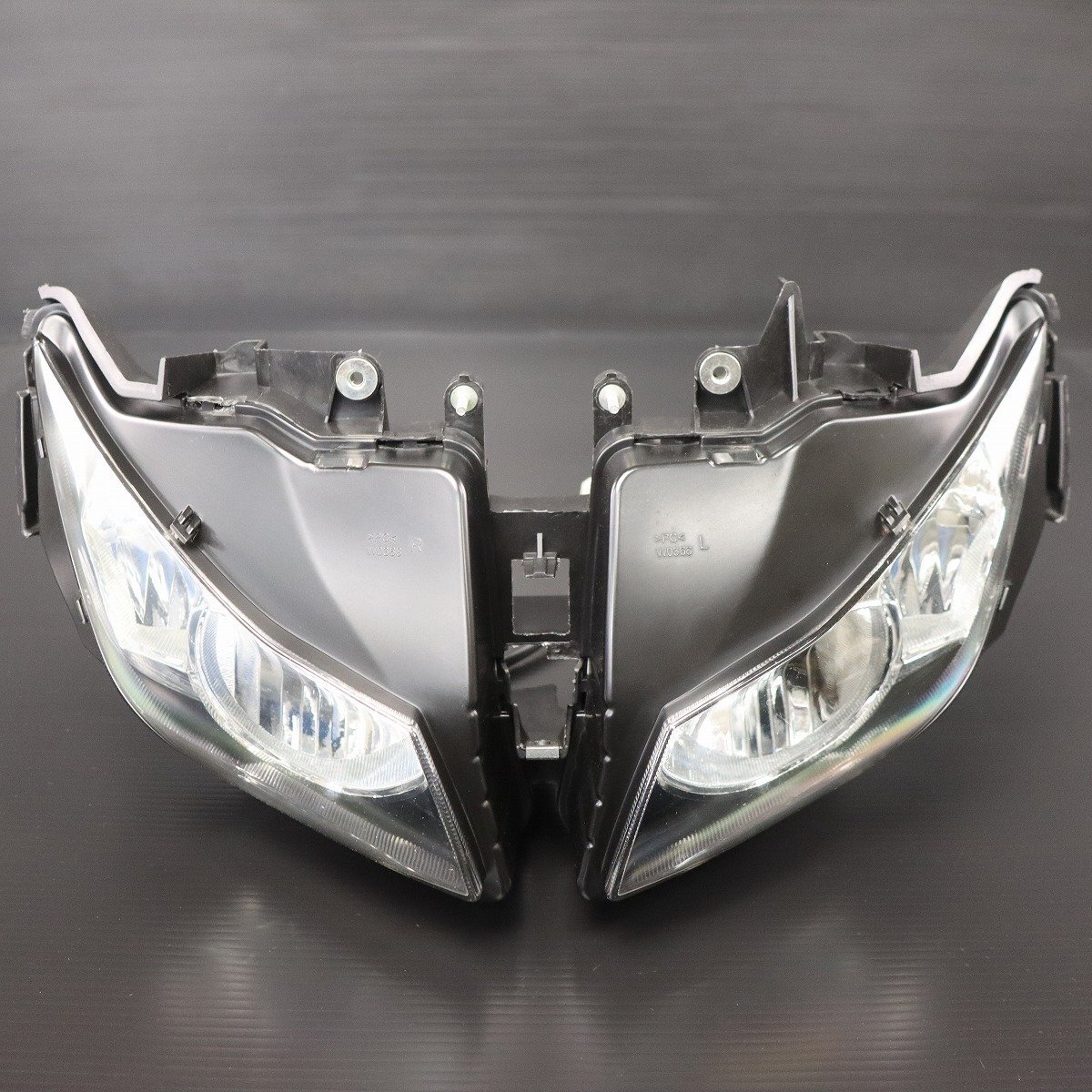 CBR1000RR SC59 後期　純正タイプ新品ヘッドライト Yahoo!オークション - CBR1000RR SC59 後期(12~16) の