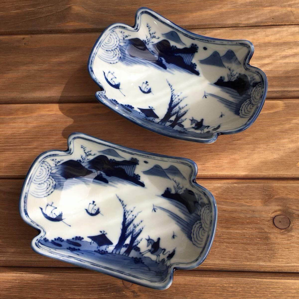 有田焼 龍峰窯 金彩・染付山水画 菊形深皿（飾り鉢） 有田焼 龍峰窯 金彩・染付山水画 菊形深皿（飾り鉢） - メルカリ