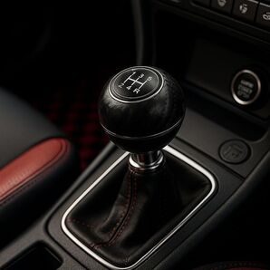 汎用丸型アルミシフトノブ MT用 カーボン調 高級感 球体タイプ 軽量アルミ ミッション車対応 マニュアル L880K コペン取付例あり