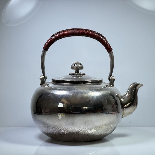 純銀製 緋銅銀内張 環鉄摘 急須 銀瓶 古美術品 煎茶 純銀保証 純銀製 槌目湯沸 緋銅内張銀蓋 貴石摘 鉄取手 桐箱付 煎茶道具