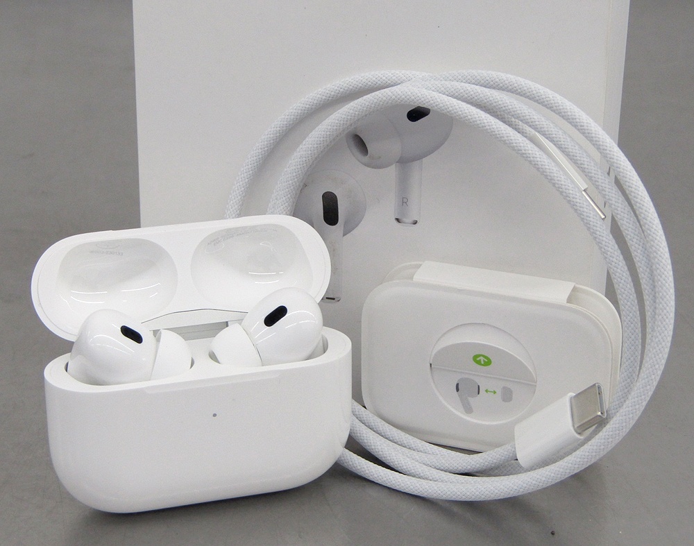 Apple AirPods Pro 2 MagSafe充電ケース(USB-C)付き MTJV3J/A