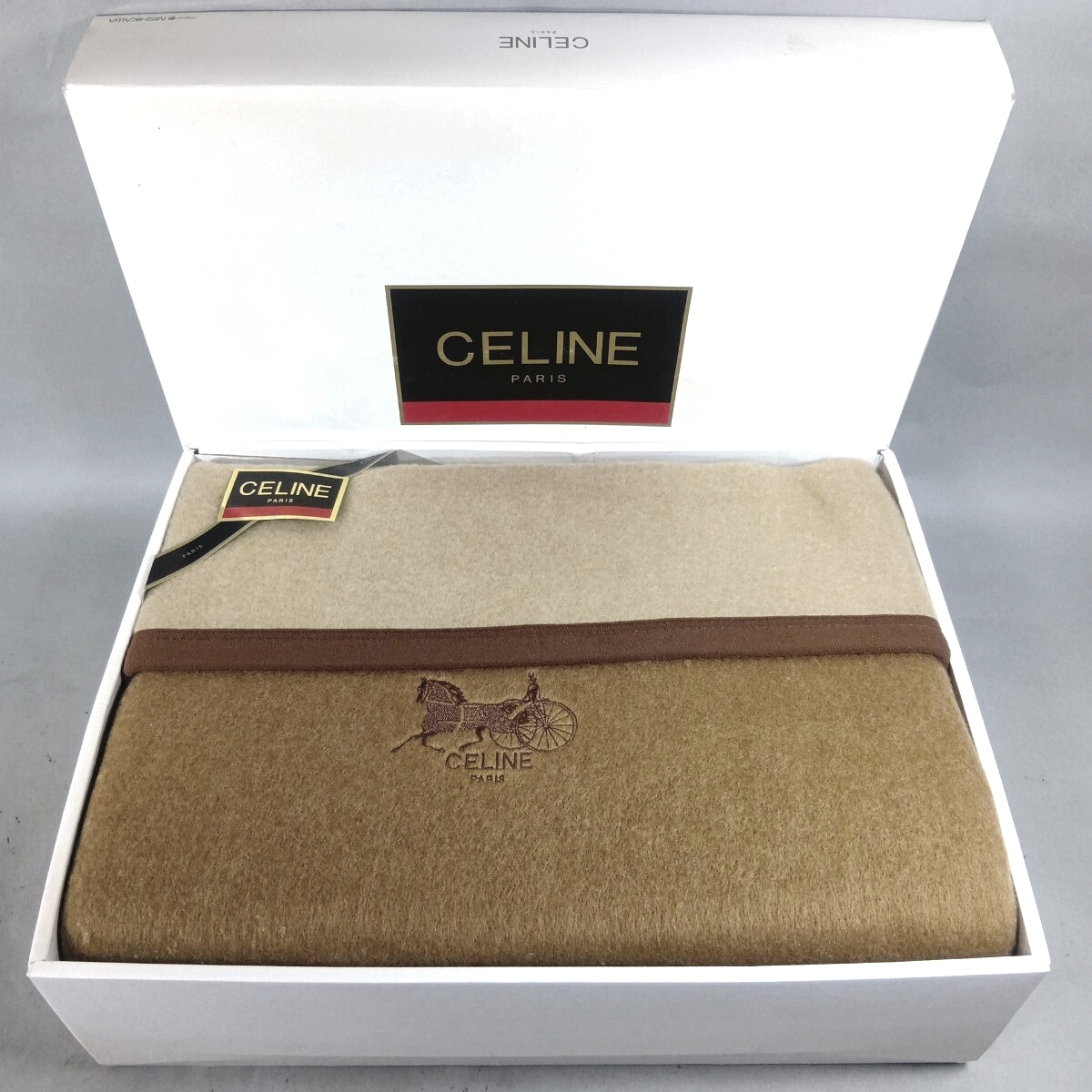 未使用品　三越百貨店購入品　セリーヌ　パフタッチ　アクリル毛布　匿名配送 未使用品 三越百貨店購入品 セリーヌ パフタッチ アクリル毛布