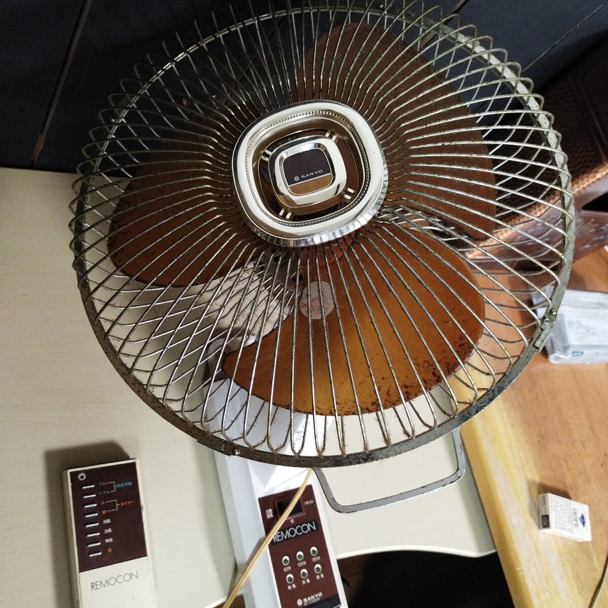 扇風機　茶色扇　SANYO　三洋電機　レトロ 希少品 Yahoo!オークション -「レトロ 三洋電機」(扇風機) (電化製品)の