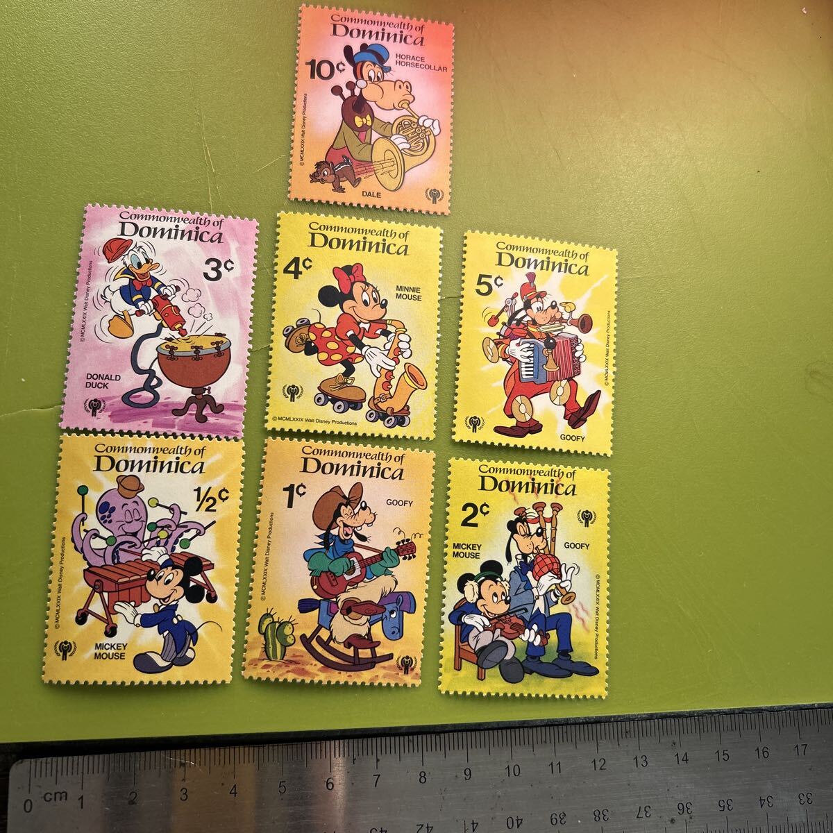 ★未使用 ディスニー切手　外国切手　ドミニカ共和国　Dominica ミニー　ミ