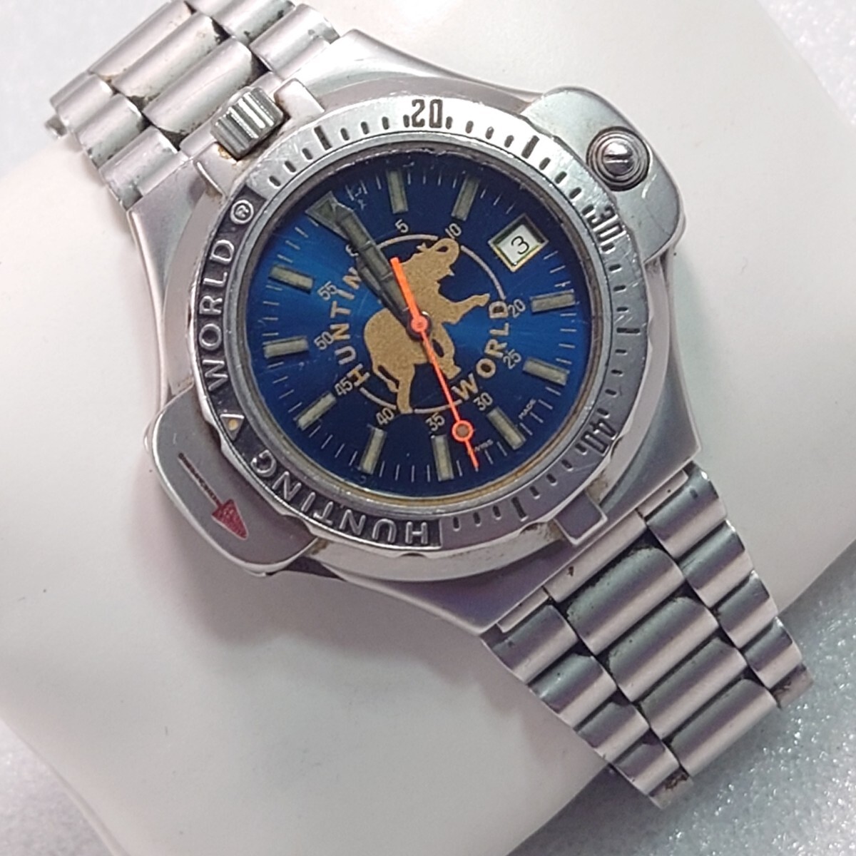 HUNTING WORLD 腕時計 シルバー 100メートル防水 HUNTING WORLD 腕時計 シルバー 100メートル防水