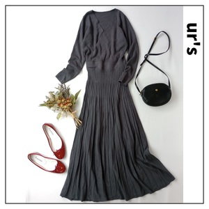 New ur's Yours "Я хочу, чтобы мне всегда говорили, что я красивая". Cache Coeur Трикотажное плиссированное платье длинное расклешенное S серое (3M+1355)