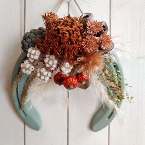 【ラッキーアイテム】08★ 馬蹄リース*馬蹄鉄*古蹄鉄*ホースシューリース*ミスティグリーン塗装*ドライフラワー ★ 写真現品