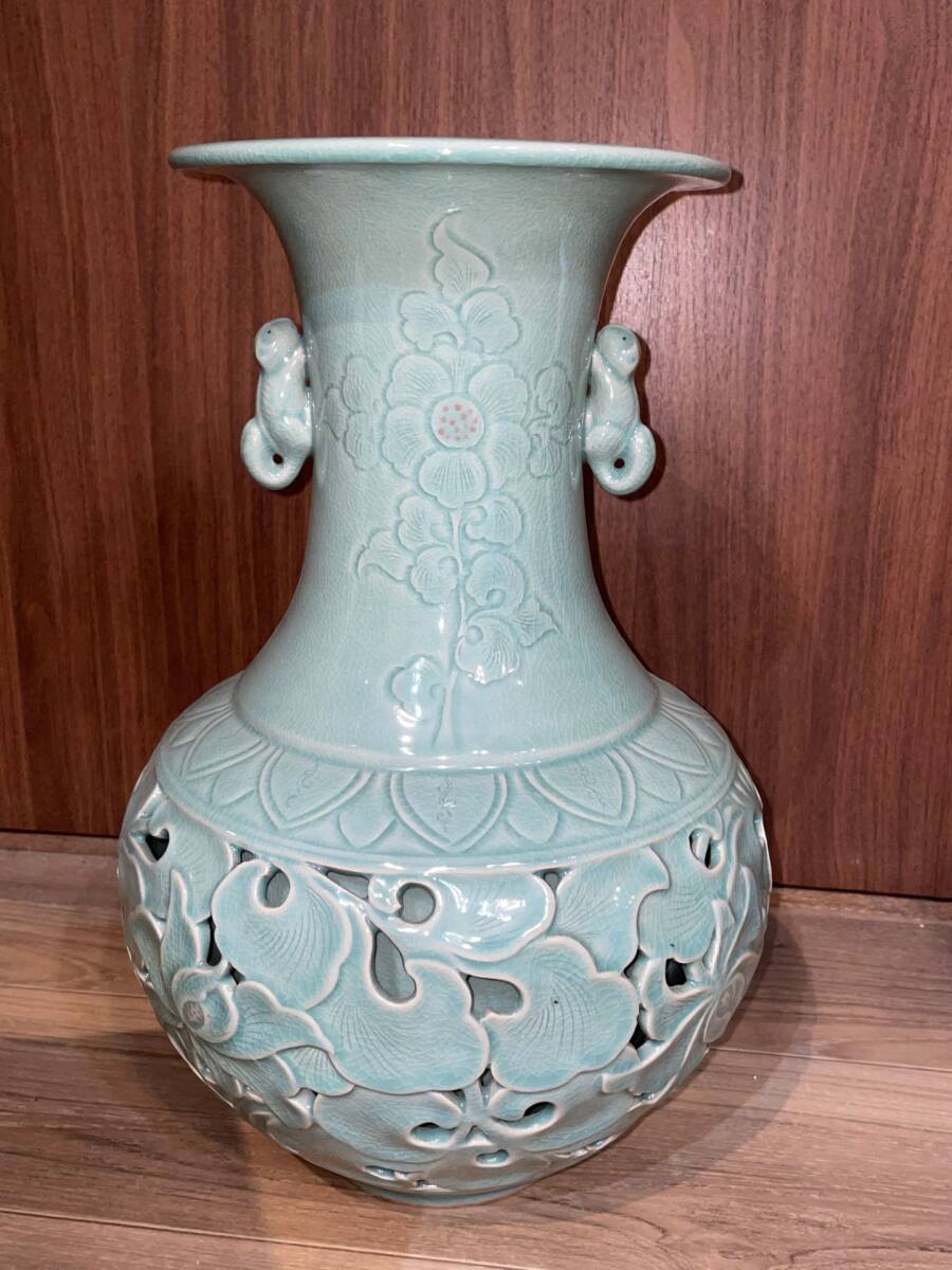 高麗青磁　双耳花瓶　瓷器　木箱　時代物 青龍・高麗青磁・青磁器・壺型花器・双耳壺・透かし壺・No