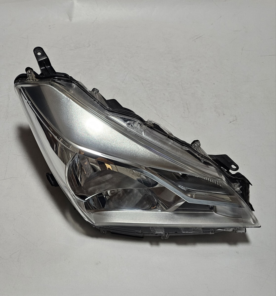 NHP170ヴィッツHVヘッドライト右側 楽天市場】日産 NV100 クリッパー リオ DR64V DR64W DR17V DR17W