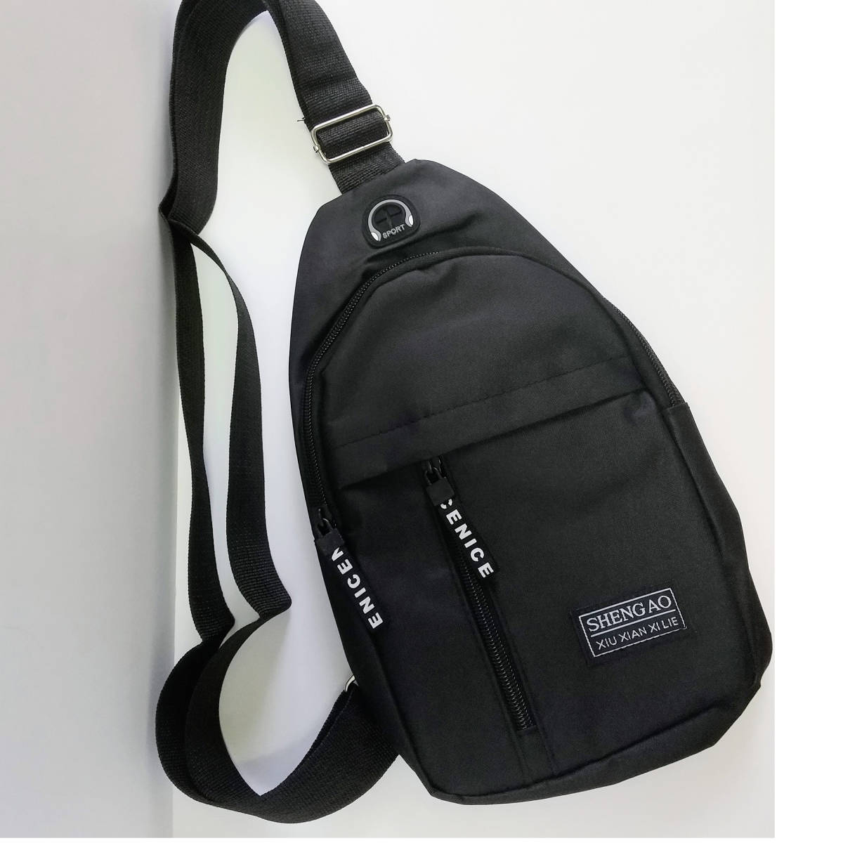 ☆SALE☆未使用品☆ボディバッグ・ブラック/カジュアルバックパック/チェストバ