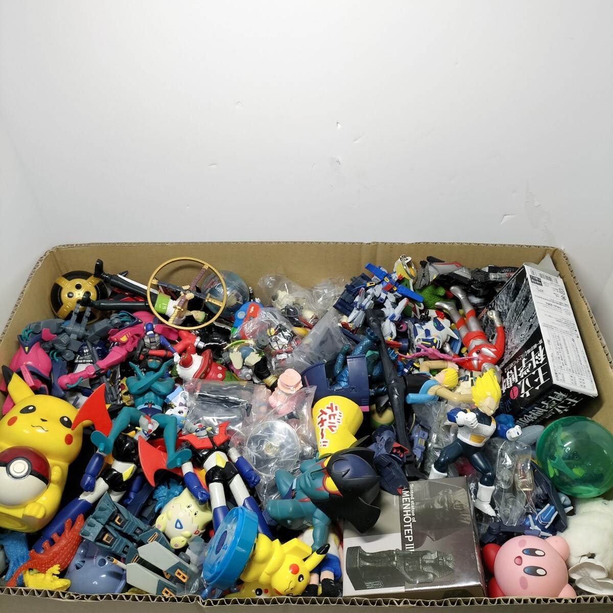 『大量出品』　アニメ　グッズ　雑貨　まとめ Yahoo!オークション -「アニメグッズ 大量」の落札相場・落札価格