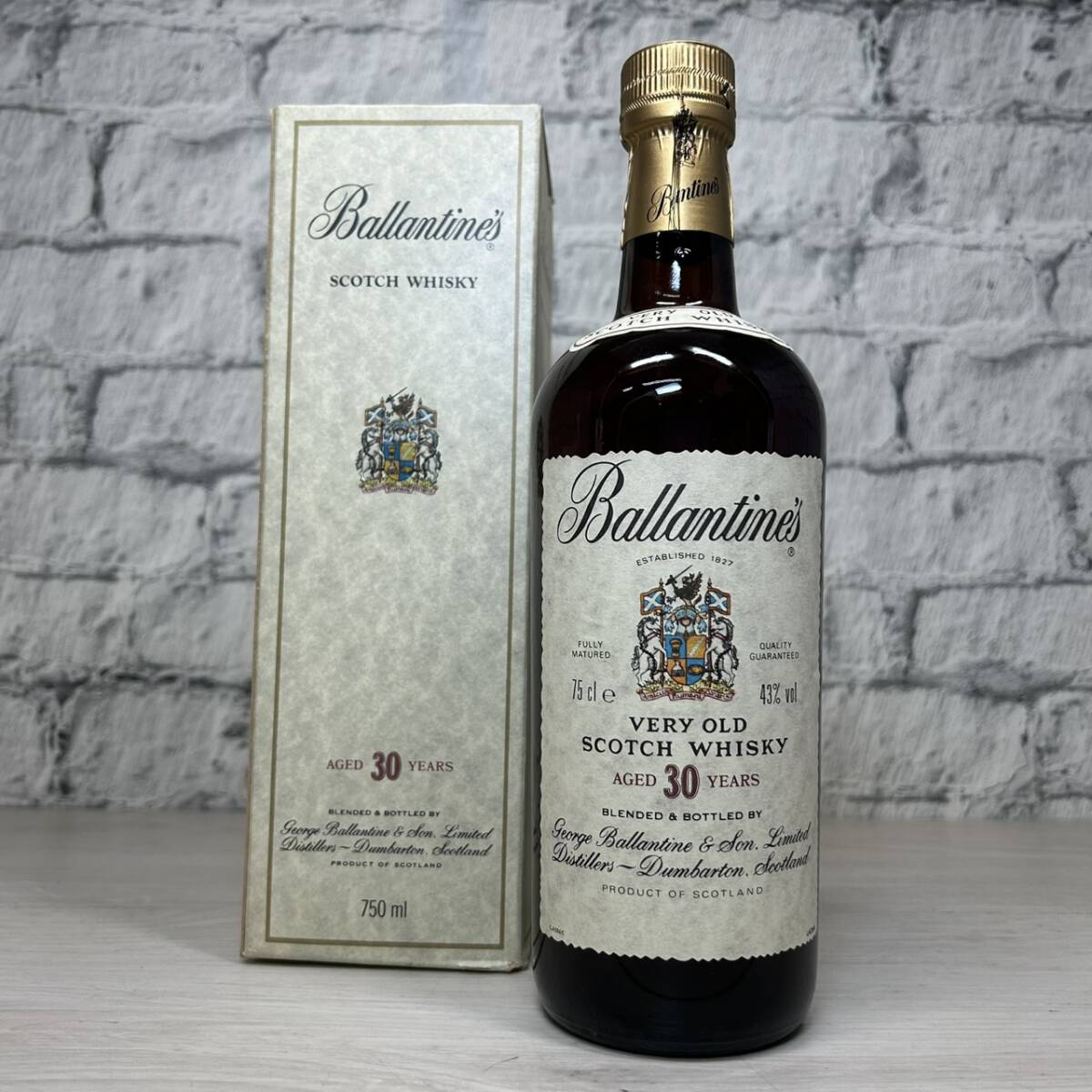 バランタイン30年　新品未開封 Amazon.co.jp: バランタイン 30年 700ml 40度 [並行輸入品