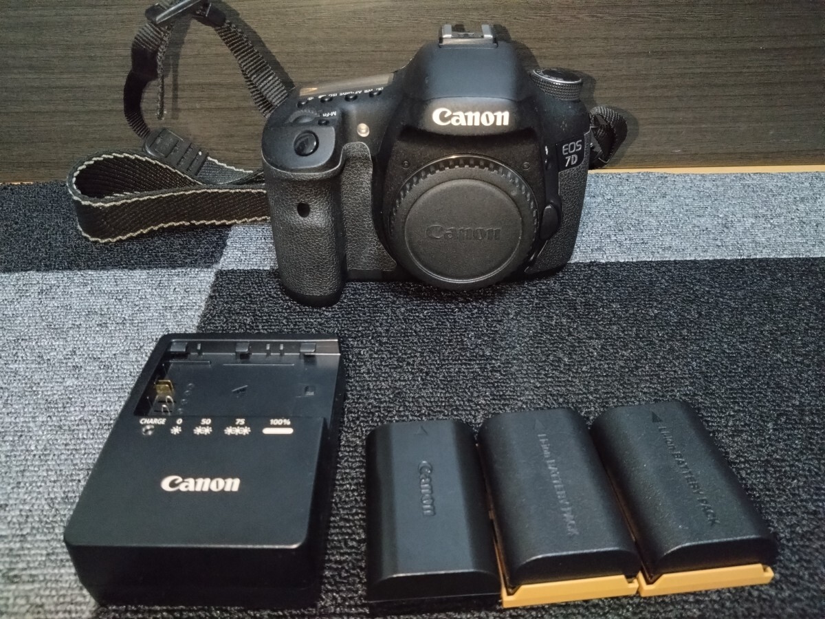 Yahoo!オークション -「eos7d ボディ」の落札相場・落札価格