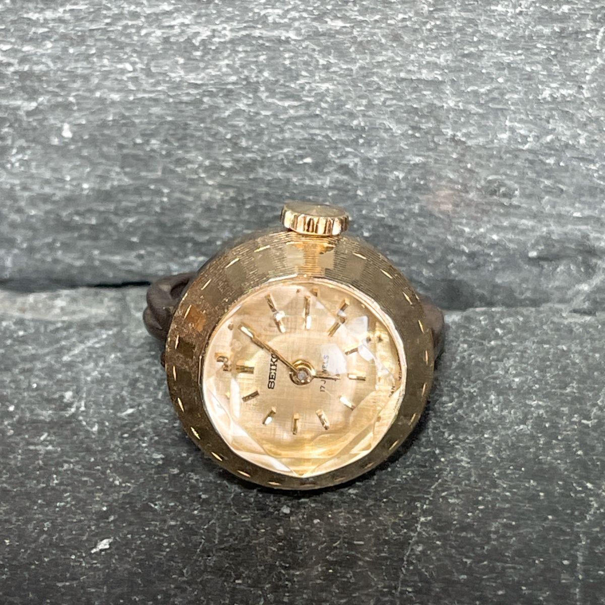 希少　稼動　腕時計　SEIKO セイコー　リングウォッチ　ゴールド　J05 Yahoo!オークション -「セイコー 指輪 時計」の落札相場・落札価格