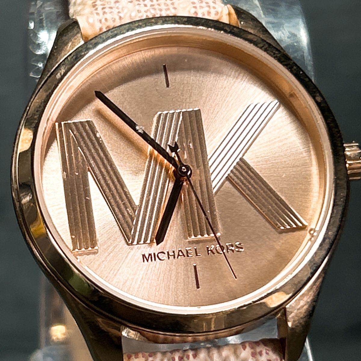 新品未使用　マイケルコース マルチファンクションウォッチ 公式アウトレット】 ONLY ONLINE 時計 | マイケル・コース