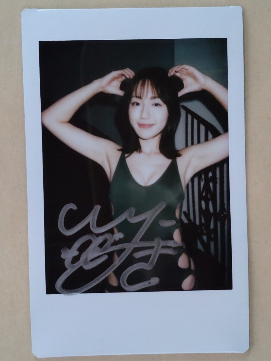 井手美希　ヤンマガ当選品　サイン入りチェキ 井手美希 ヤンマガ当選品 サイン入りチェキ - メルカリ
