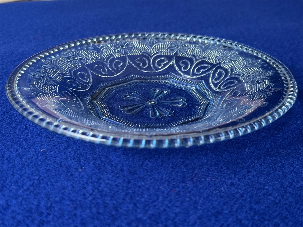 骨董　時代ガラス　磨りガラス　プレスガラス　兎　フィギュリン　文鎮　ウランガラス プレスガラスボンボニエール