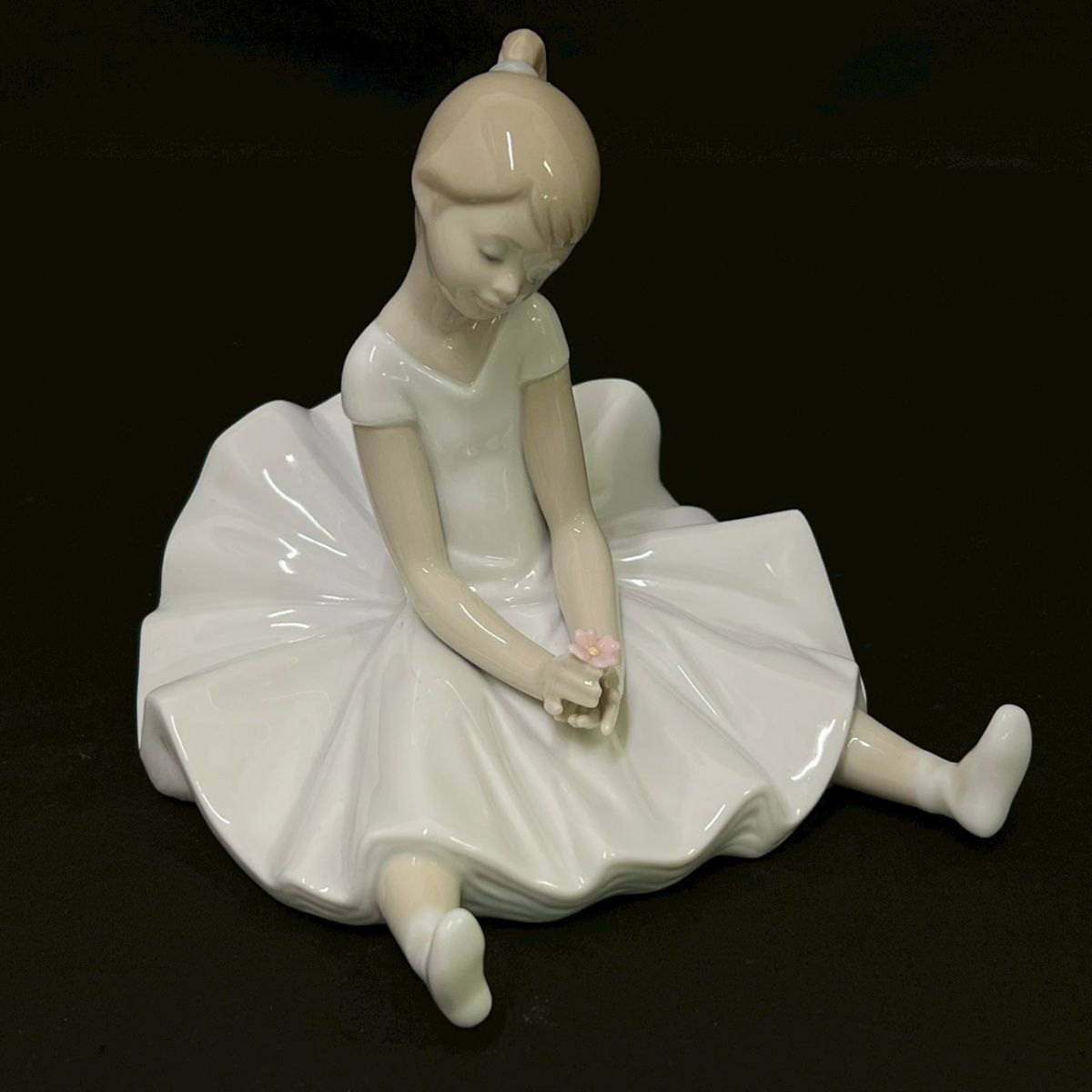 リヤドロ6323 STAGE PRESENCE バレリーナ 陶器 フィギュリン LLADRO リヤドロ6323 STAGE PRESENCE バレリーナ 陶器 フィギュリン