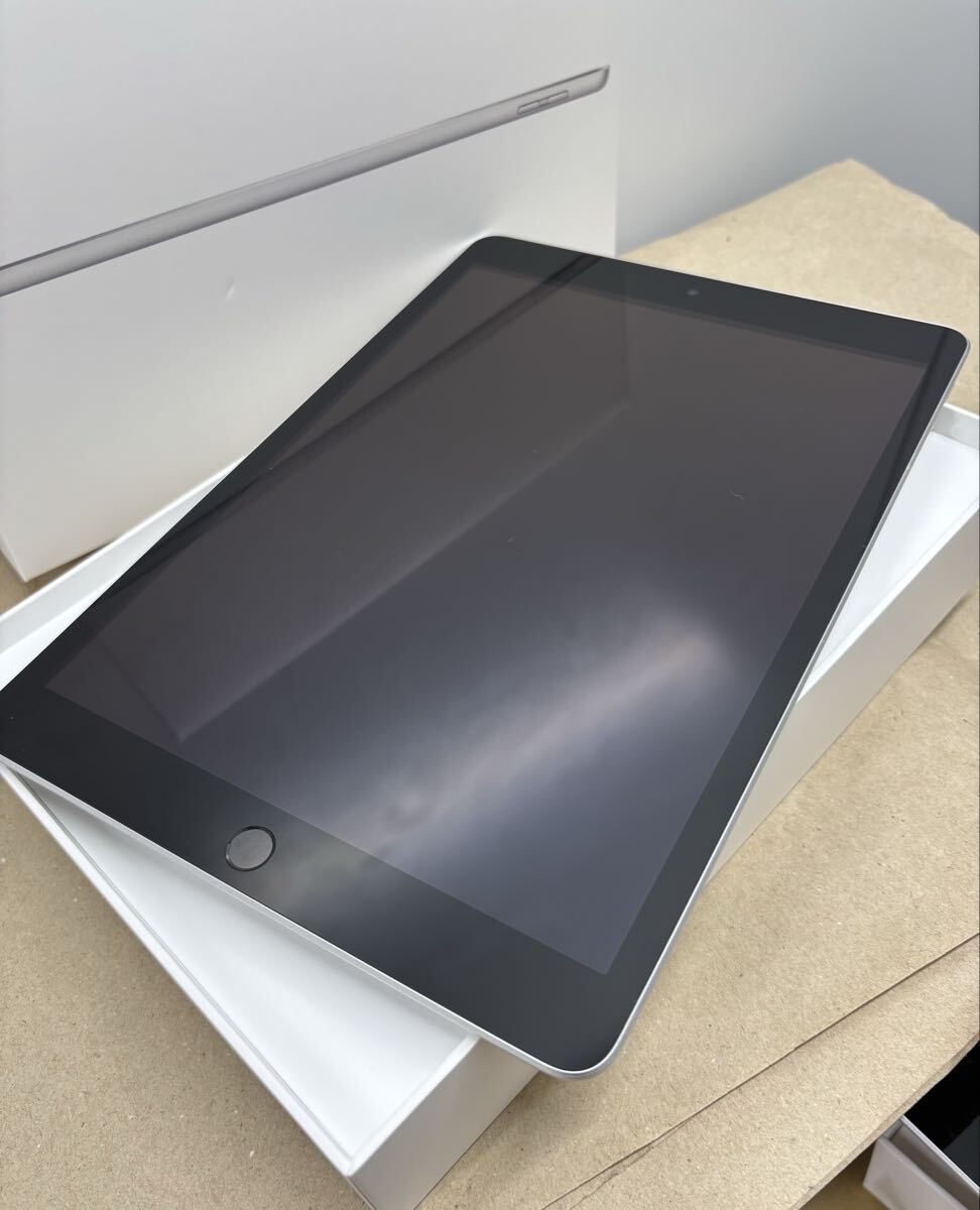 最終値下げ　iPad 第9世代 64GB本体 充電器 箱付き シルバー おまけ有 Apple iPad 10.2インチ 第9世代 Wi-Fi 64GB 2021年秋モデル 価格