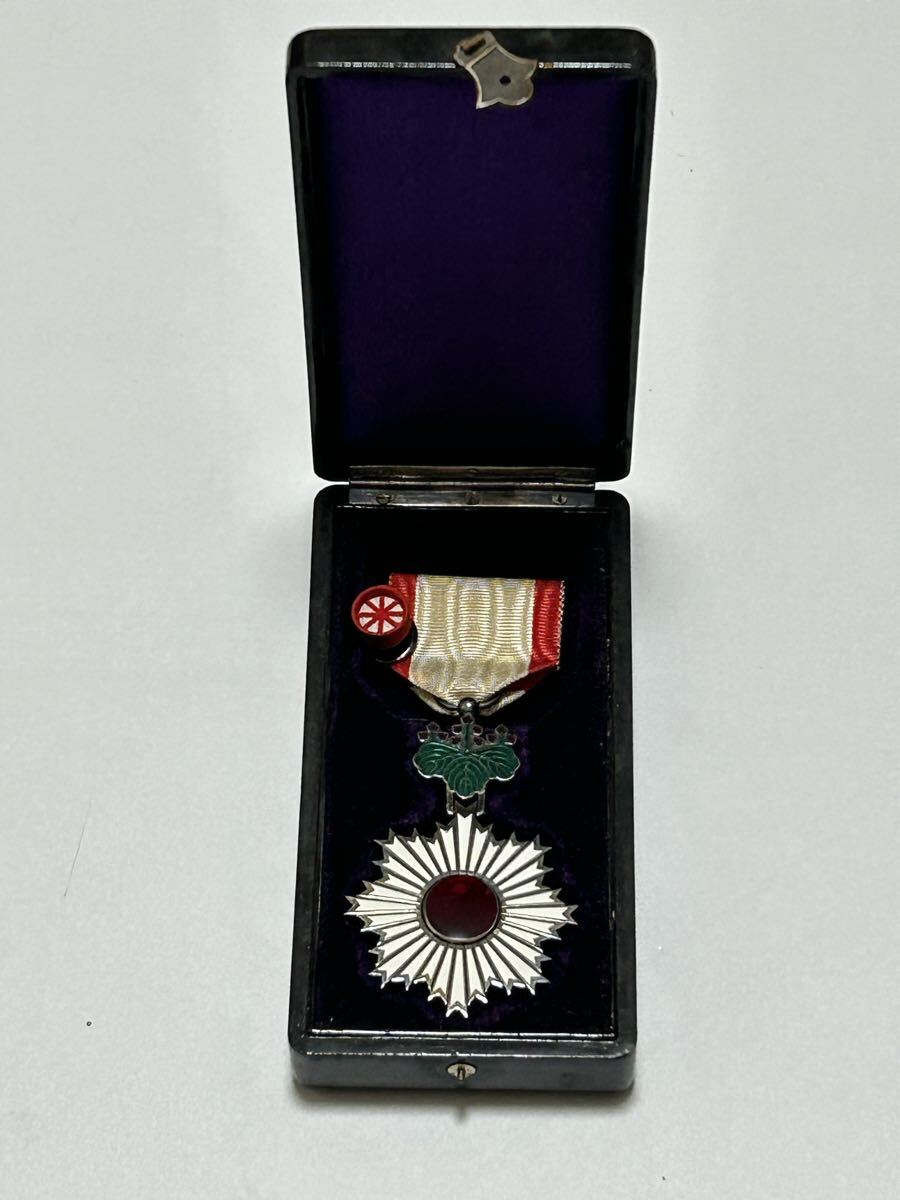 ★実物極美品!★ 勲五等雙光旭日章(金字/黒塗共箱/略章付)★送料込 Yahoo!オークション -「勲五等双光旭日章」の落札相場・落札価格