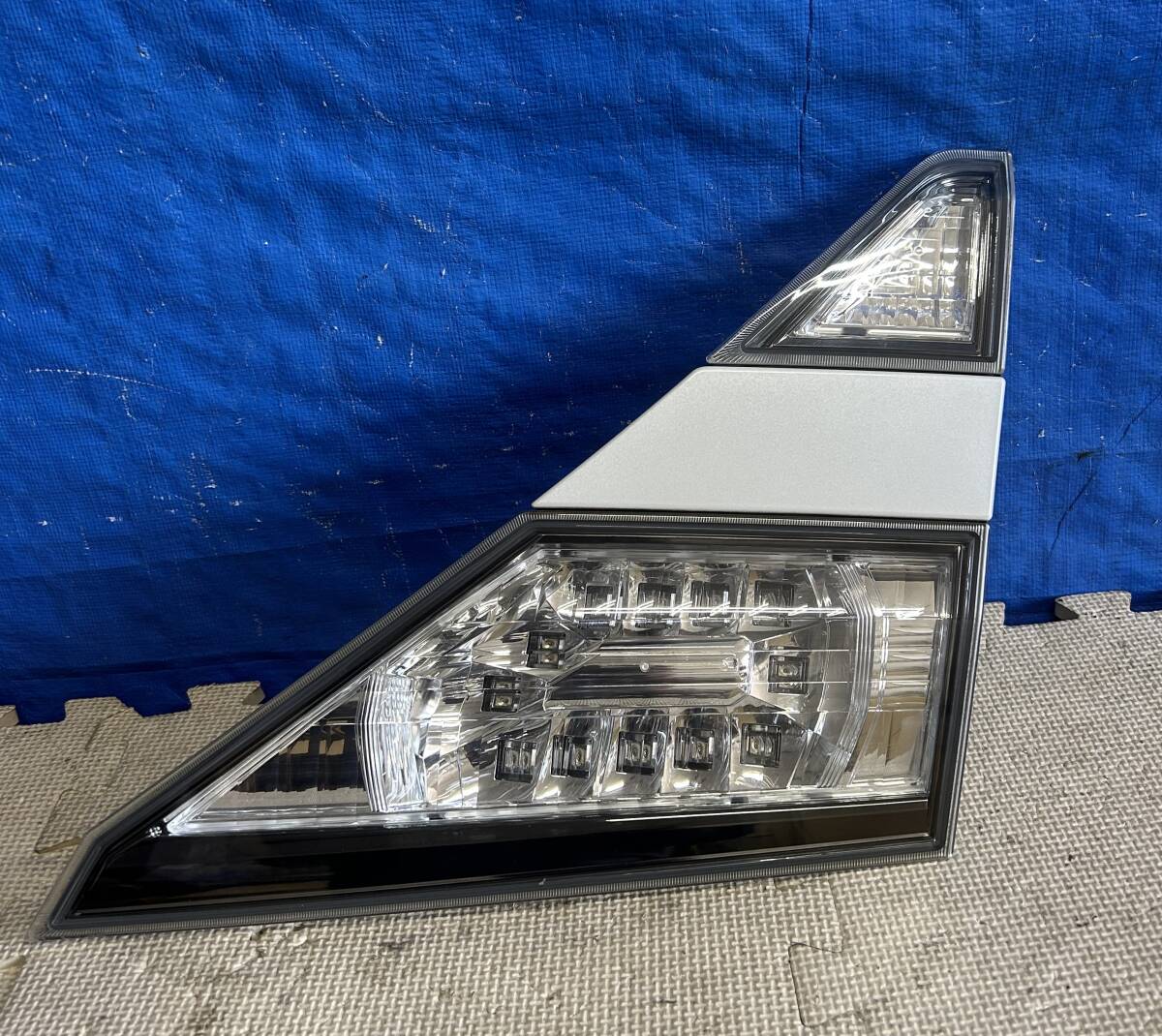 ヴェルファイア ANH20 KOITO 58-29,58-35テールランプセット ヴェルファイア ANH20 KOITO 58-29,58-35テールランプセット