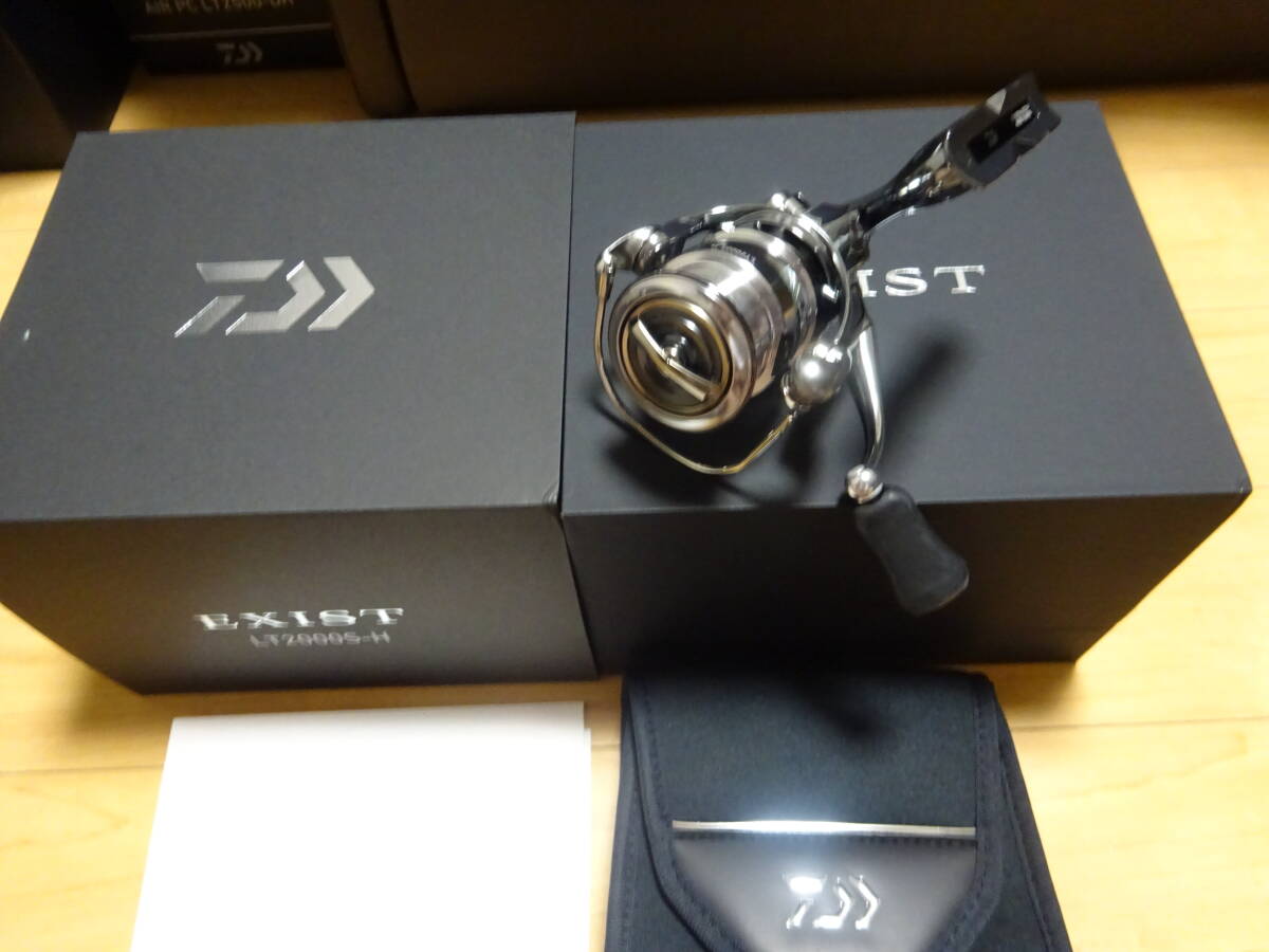 ダイワ 22 EXIST LT2000S-P 極美品 ダイワ 22 EXIST (イグジスト) LT2000S-P 展示品 ダイワ 22