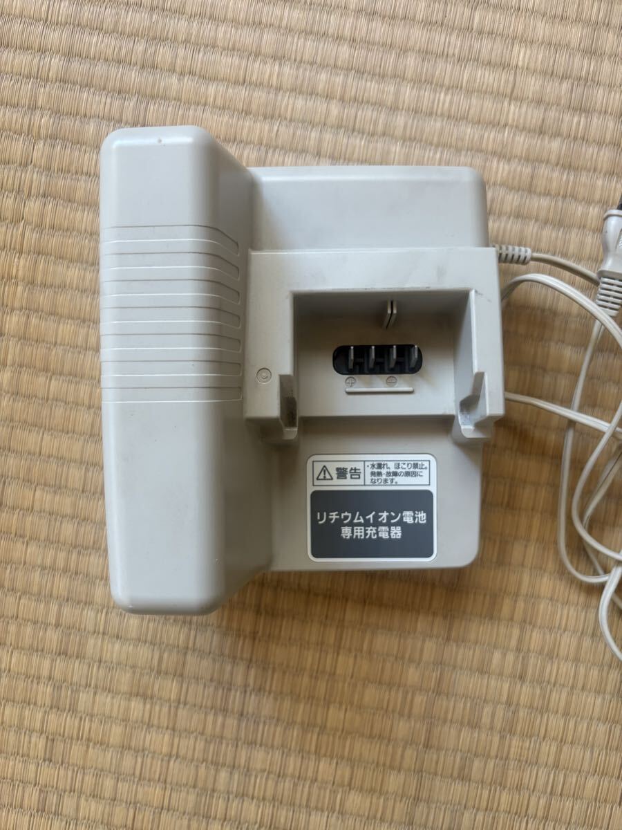 パナソニック　電動自転車用充電器　中古動作確認済み　NKJ069Z2 パナソニック 電動自転車用充電器 中古動作確認済み NKJ069Z2