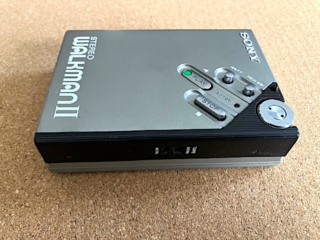 SONY WALKMAN WM-2 カセットウォークマン シルバー 整備済 美品! SONY WALKMAN WM-2 カセットウォークマン 銀 修理・整備済