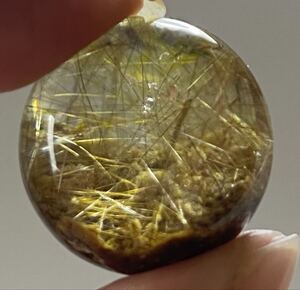 タイチンルチルクォーツ 丸玉 062 水晶 クリスタル 天然石 魔除 財運 金運 パワーストーン 幸運 風水晶 ガーデンクォーツ共生