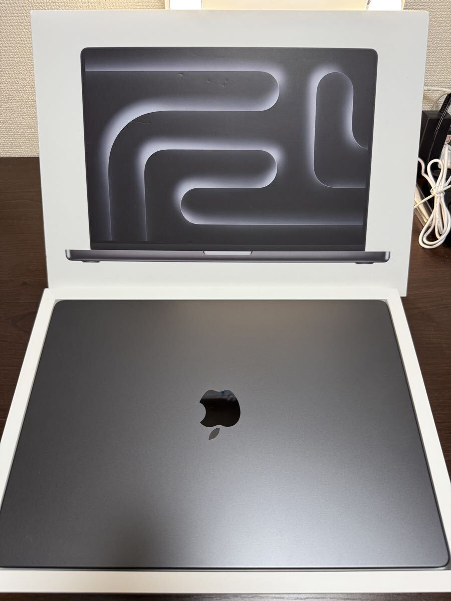 返品可能 価格交渉可　2025 0208 3 美品 MacBookマックブック Mac整備済製品 - Apple（日本）