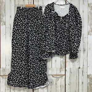 ☆SNIDEL HOME スナイデルホーム☆セットアップ ルームウェア 花柄 総柄 ブラック F レディース トップス パンツ フレアスリーブ I6288
