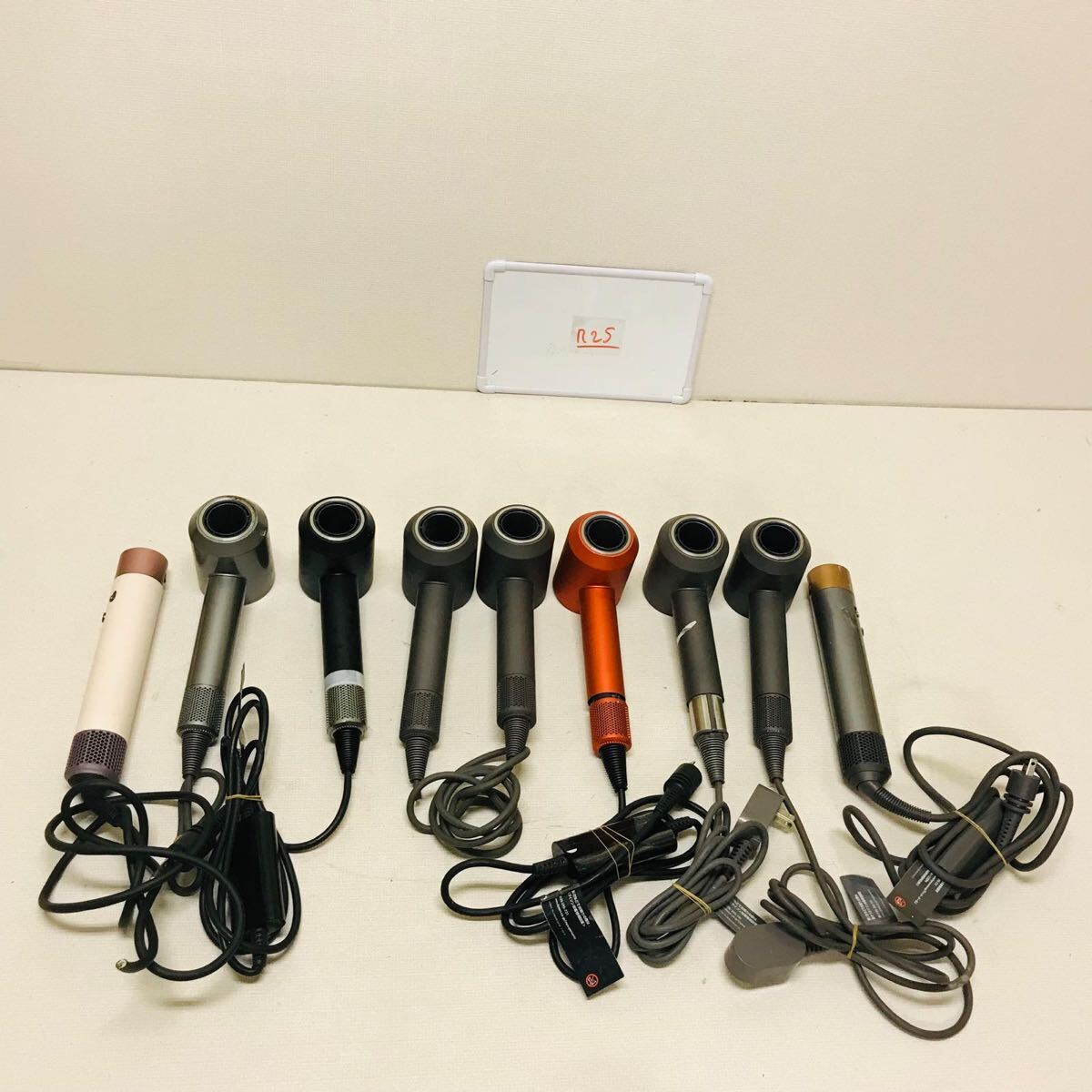 中古品★Dyson(ダイソン) ドライヤー HS05 2025年最新】Yahoo!オークション -ダイソン hs05の中古品・新品