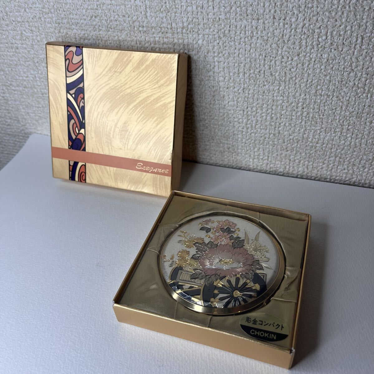 1940年代 Volupte ヴィンテージ パウダーコンパクト ミラー 希少レア 1940年代 Volupte ヴィンテージ パウダーコンパクト ミラー 希少レア