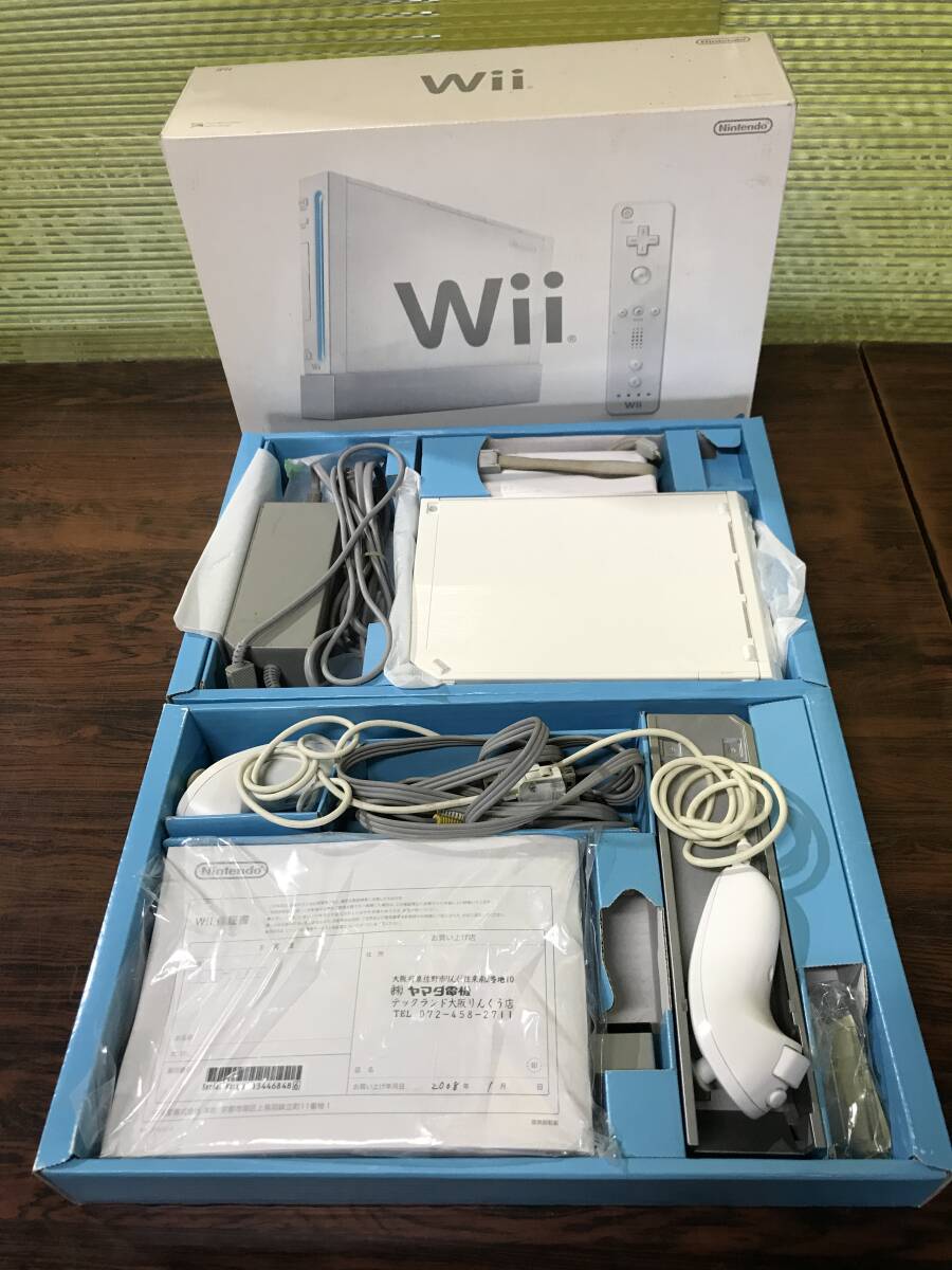 【全て新品未開封】Wii 本体セット ソフト2本 他付属品 全て新品未開封】Wii 本体セット ソフト2本 他付属品 全て新品未
