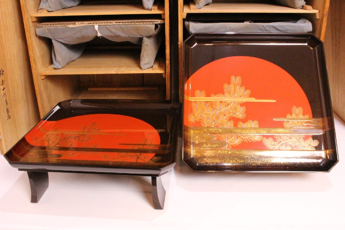 輪島塗　懐石膳 Amazon.co.jp: 輪島塗 お膳5客セット 足付膳 御膳 朱漆 朱塗