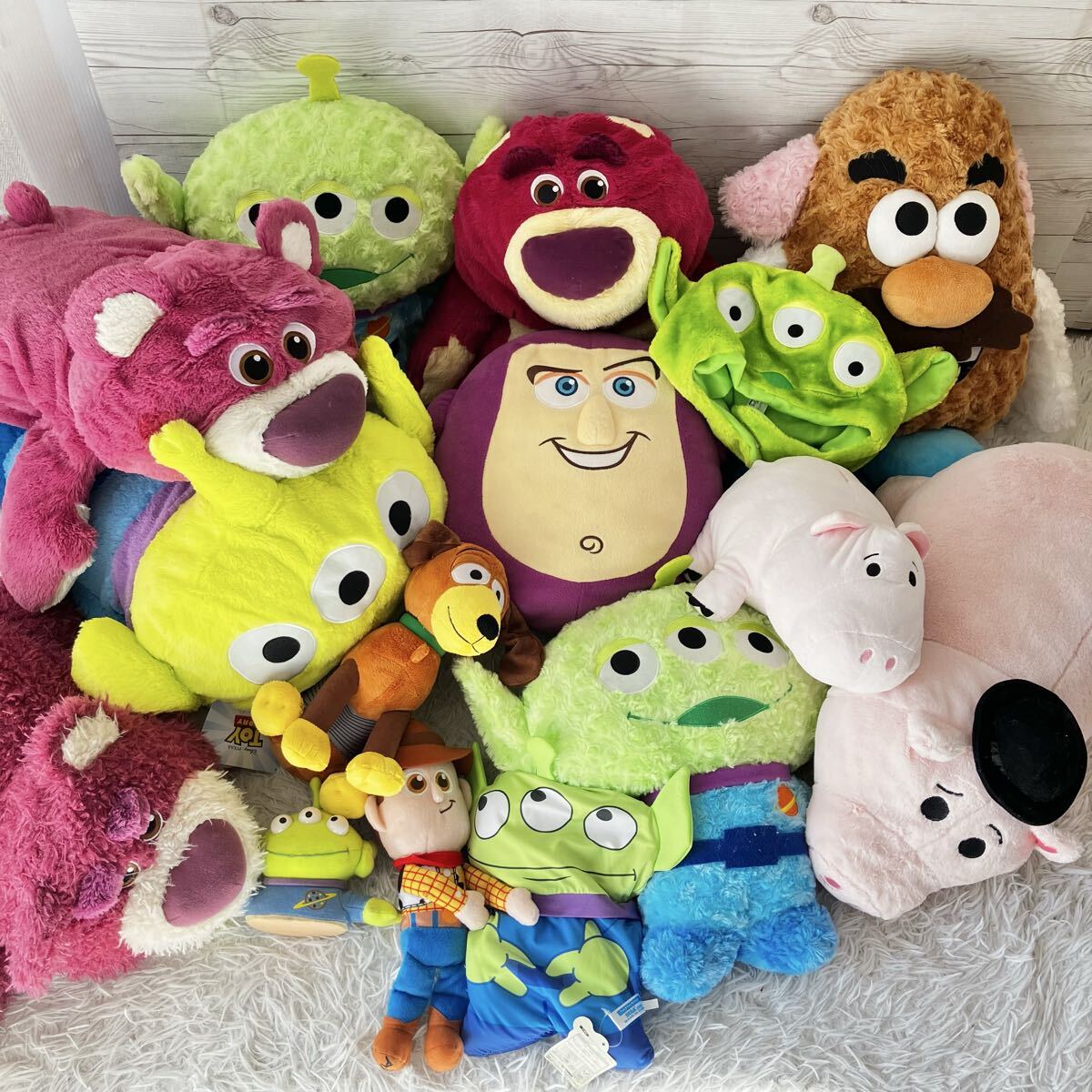 トイ・ストーリー キャラクター　おもちゃ　ぬいぐるみ　大量　まとめ売り Yahoo!オークション -「ぬいぐるみ まとめ」(トイ・ストーリー