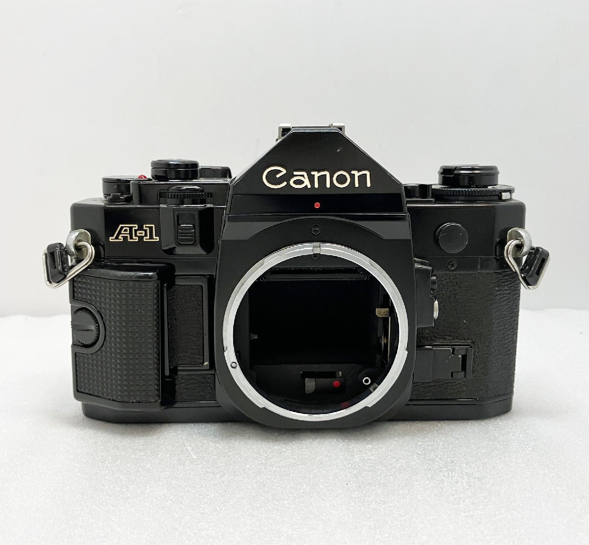 美品 Canon A-1 50mm F1.8 モルト新品 三脚座付き #7167 美品 Canon A-1 50mm F1.8 モルト新品 三脚座付き #7167 - メルカリ