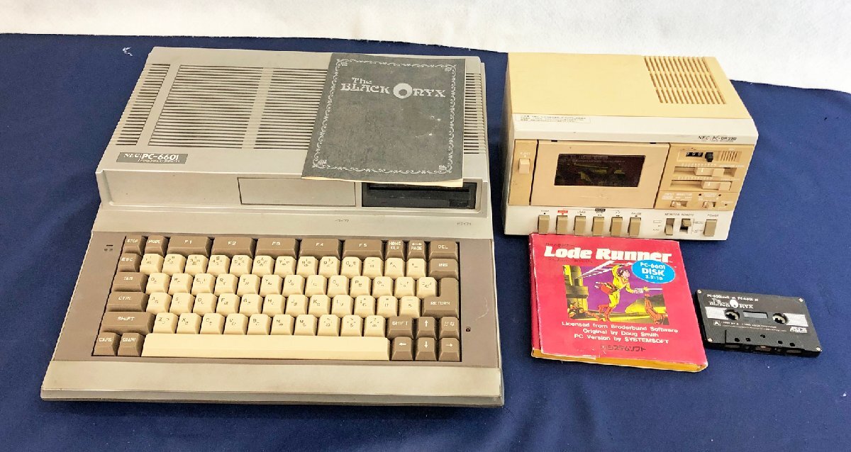 激レア！昭和レトロ ファミリーコンピュータデータレコーダー美品 激レア！昭和レトロ ファミリーコンピュータデータレコーダー美