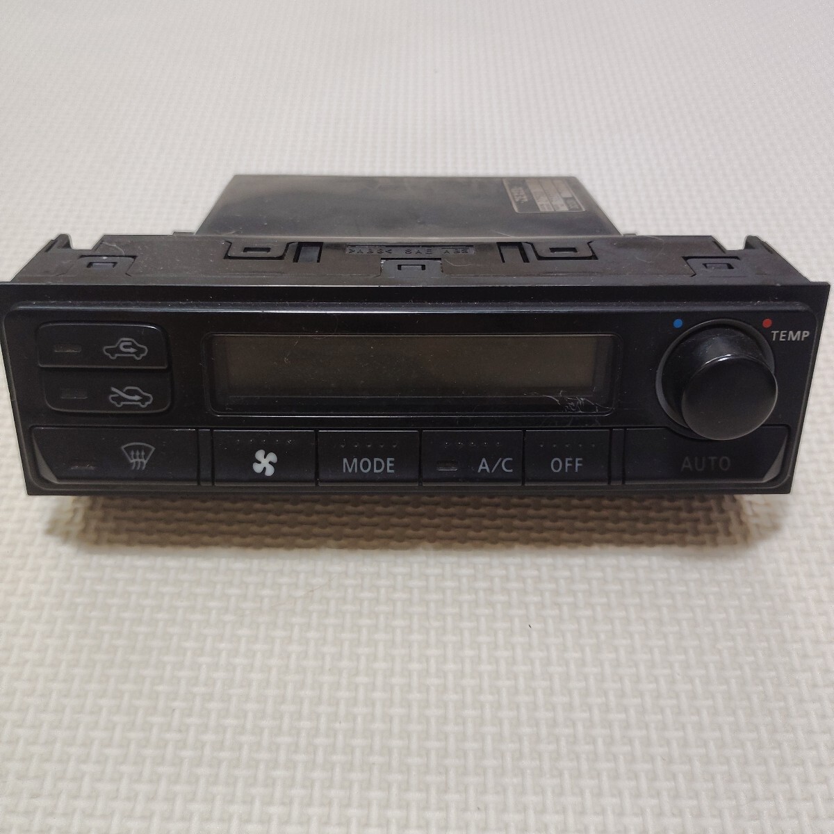 日産 NISSAN ニッサン ローレル C35 純正品 オーディオ エアコン ローレル メダリスト NAVIエディション2 AT 後期(HC35 C35) 純正