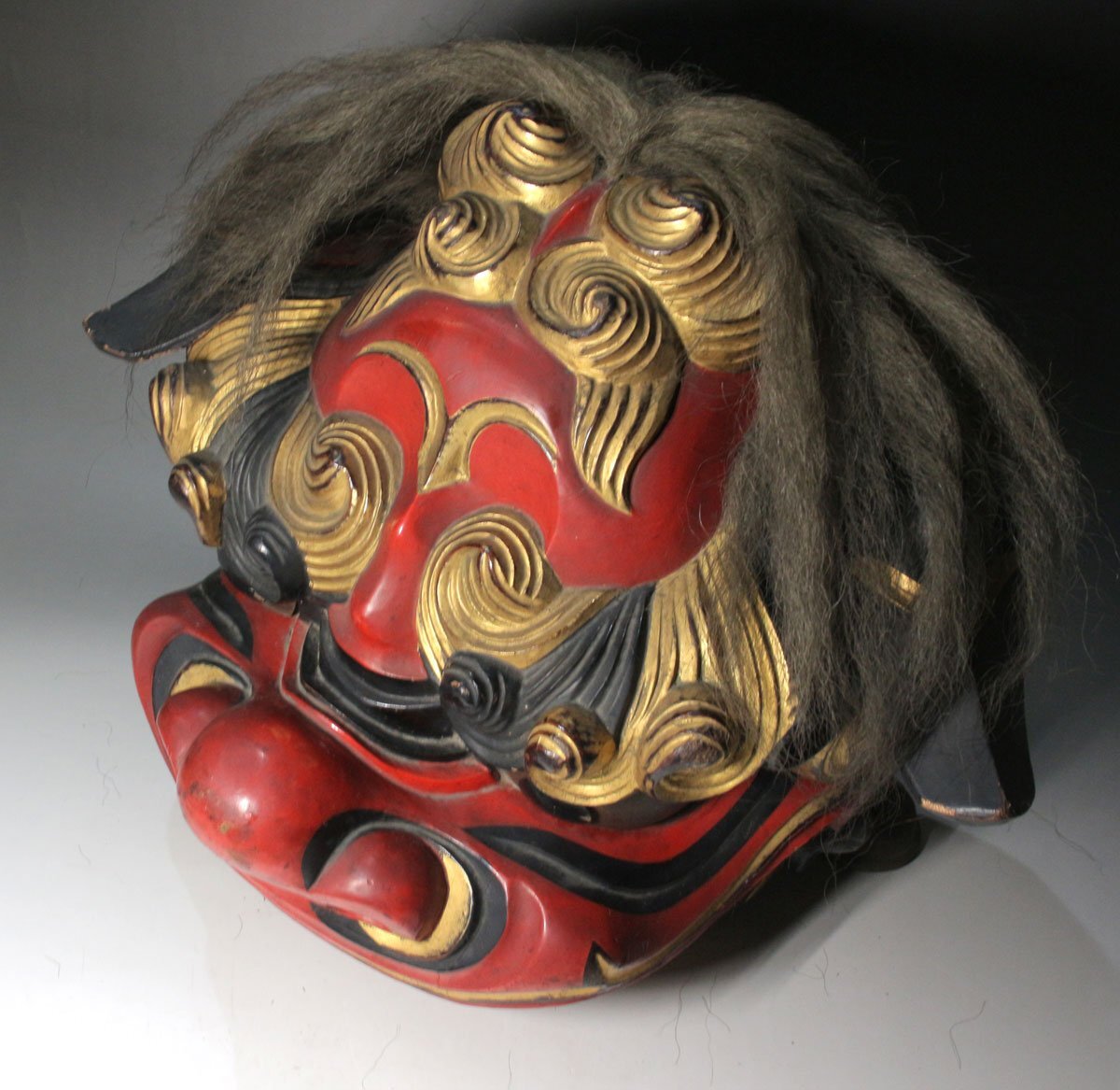 獅子頭（置物） Amazon | 獅子舞縁起物時代物獅子頭魔除け木彫置物能面2体セット