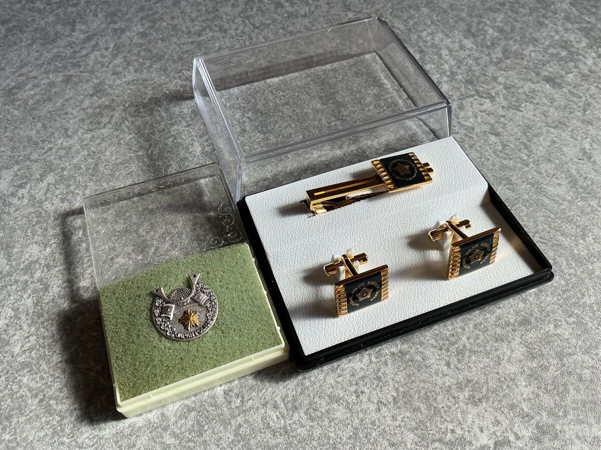 Yahoo!オークション -「旭日章 バッジ」(警察グッズ) (雑貨)の